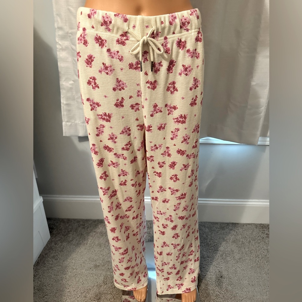 Great Olive + Oak size XL off white pink floral drawstring waffle knit pants